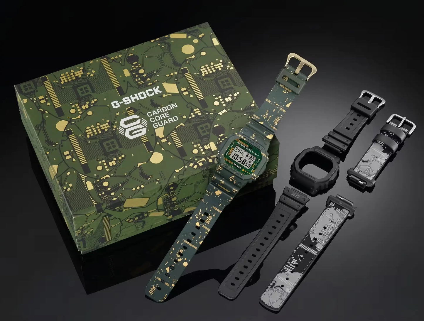 ساعة جي-شوك DWE-5600CC-3 الخضراء الكربونية