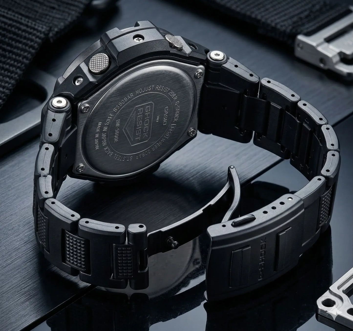 ساعة G-Shock GA-1000FC-1A إصدار خاص سوداء